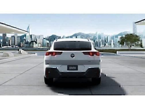 Alpine White 2026 BMW X2 xDrive28i