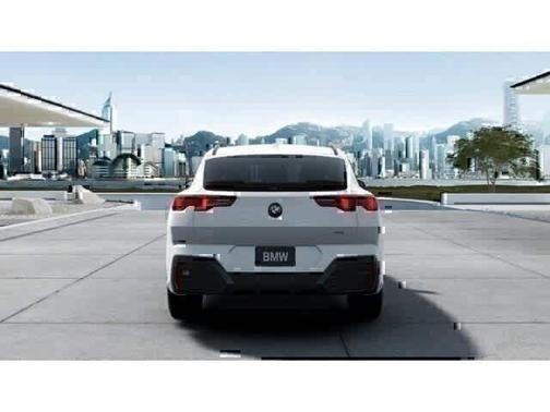 Alpine White 2026 BMW X2 xDrive28i