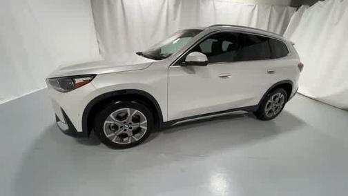 Mineral White Metallic 2025 BMW X1 xDrive28i
