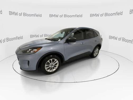ICED BLUE SILVER METALLIC 2022 Ford Escape SE