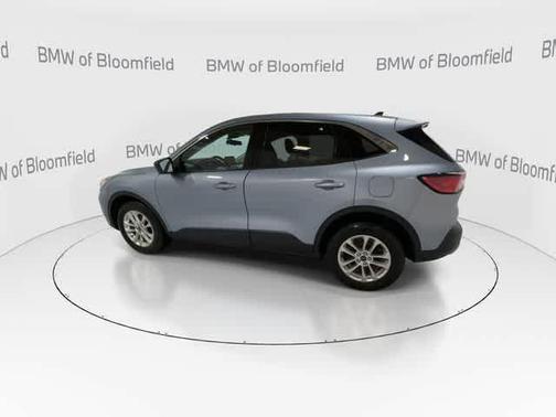 ICED BLUE SILVER METALLIC 2022 Ford Escape SE