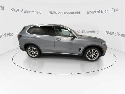 Skyscraper Grey Metallic 2024 BMW X5 xDrive40i