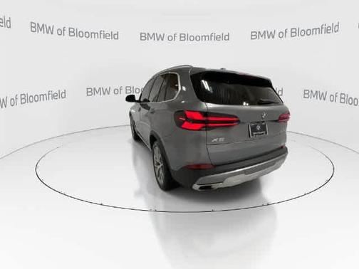 Skyscraper Grey Metallic 2024 BMW X5 xDrive40i