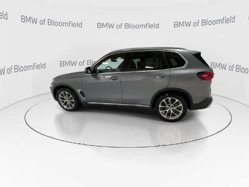 Skyscraper Grey Metallic 2024 BMW X5 xDrive40i