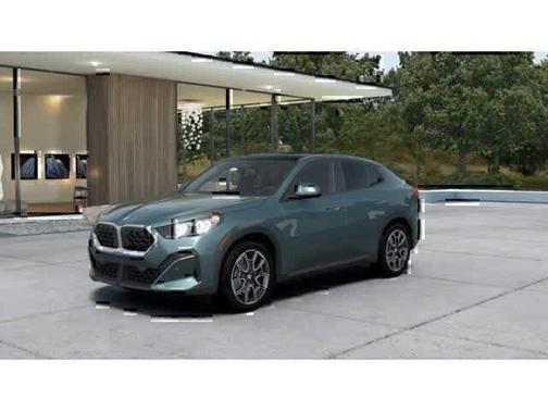 Cape York Green Metallic 2026 BMW X2 xDrive28i
