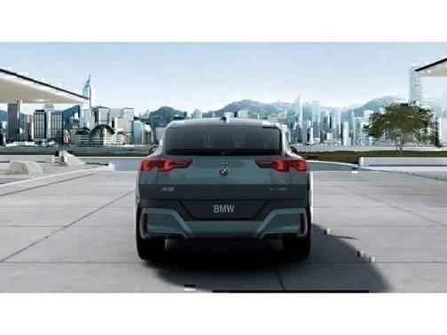 Cape York Green Metallic 2026 BMW X2 xDrive28i