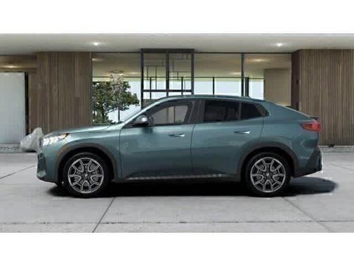 Cape York Green Metallic 2026 BMW X2 xDrive28i
