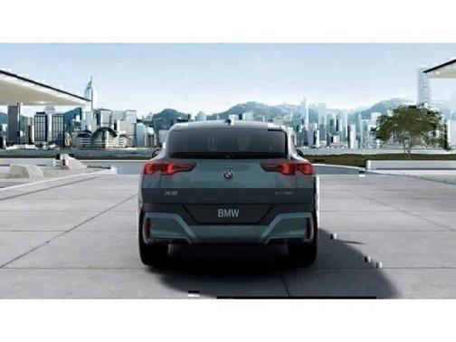 Cape York Green Metallic 2026 BMW X2 xDrive28i