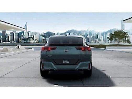 Cape York Green Metallic 2026 BMW X2 xDrive28i