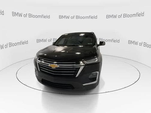 Mosaic Black Metallic 2023 Chevrolet Traverse LT Leather