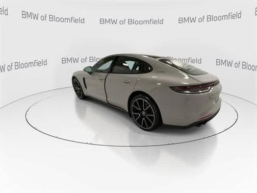 2022 Porsche Panamera 4