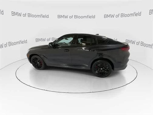 2022 BMW X6 M50i