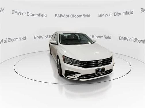 2017 Volkswagen Passat 1.8T R-Line w/Comfort