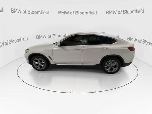 Mineral White Metallic 2022 BMW X4 xDrive30i