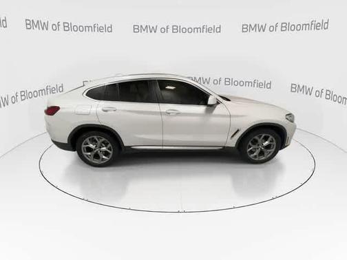 Mineral White Metallic 2022 BMW X4 xDrive30i