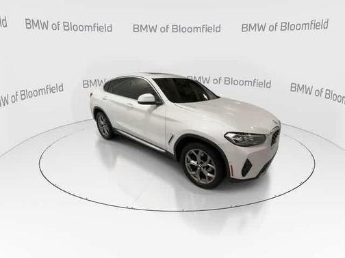 Mineral White Metallic 2022 BMW X4 xDrive30i