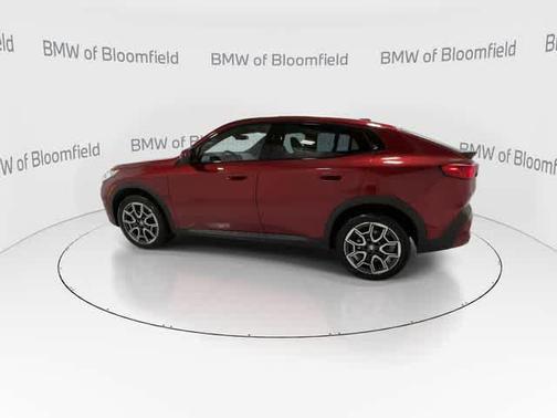 Vegas Red Metallic 2025 BMW X2 xDrive28i