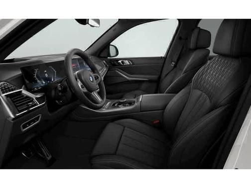 Mineral White Metallic 2026 BMW X5 M60i