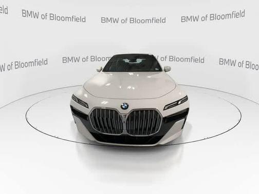 Alpine White 2023 BMW 740 i