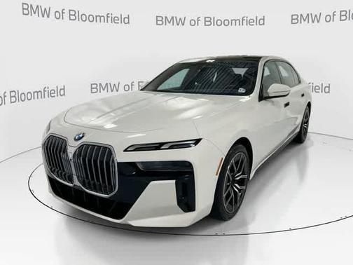 Alpine White 2023 BMW 740 i