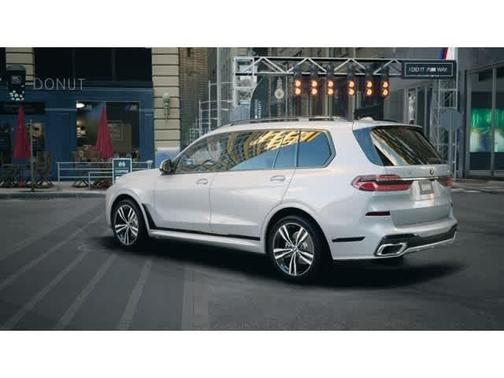 Brooklyn Grey Metallic 2027 BMW X7 xDrive40i