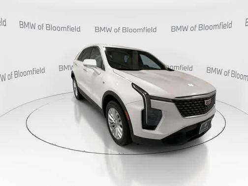 Crystal White Tricoat 2024 Cadillac XT4 Luxury