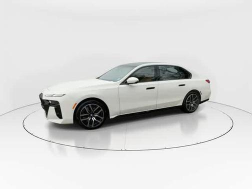 Alpine White 2023 BMW 740 i