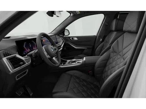 Alpine White 2027 BMW X7 xDrive40i