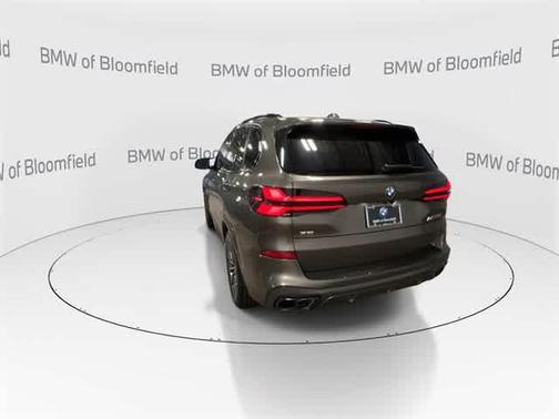 2025 BMW X5 M60i