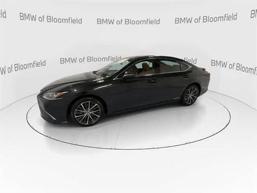 2022 Lexus ES 300h Base