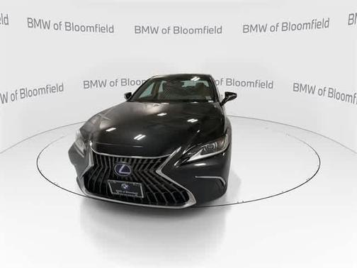 2022 Lexus ES 300h Base