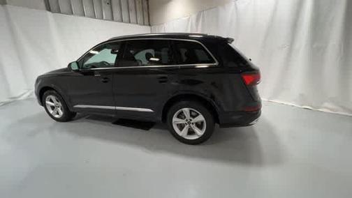 Mythos Black Metallic 2023 Audi Q7 45 Premium Plus