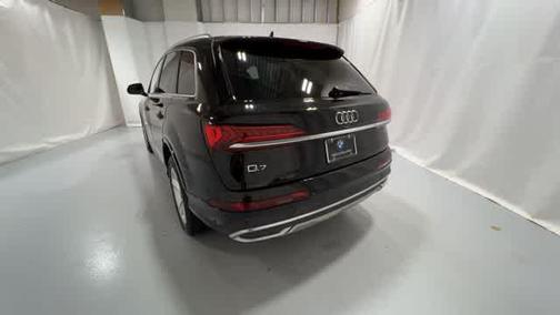 Mythos Black Metallic 2023 Audi Q7 45 Premium Plus