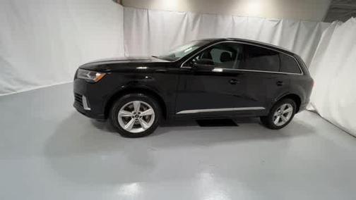 Mythos Black Metallic 2023 Audi Q7 45 Premium Plus
