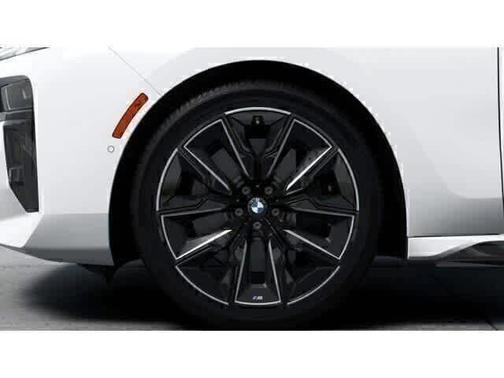 Mineral White Metallic 2026 BMW 740 xDrive