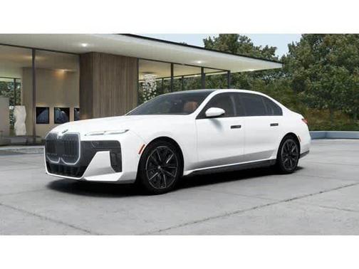 Mineral White Metallic 2026 BMW 740 xDrive
