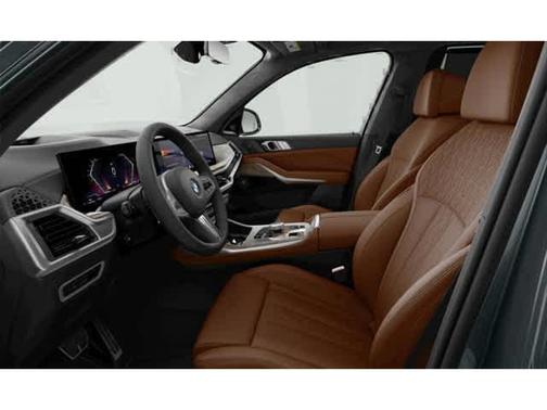 Brooklyn Grey Metallic 2027 BMW X7 xDrive40i