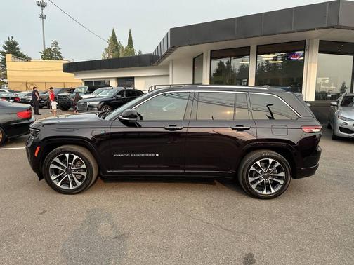 2022 Jeep Grand Cherokee 4xe Overland