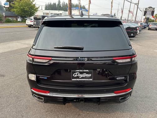 2022 Jeep Grand Cherokee 4xe Overland