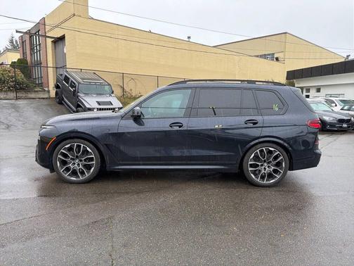 2024 BMW X7 M60i