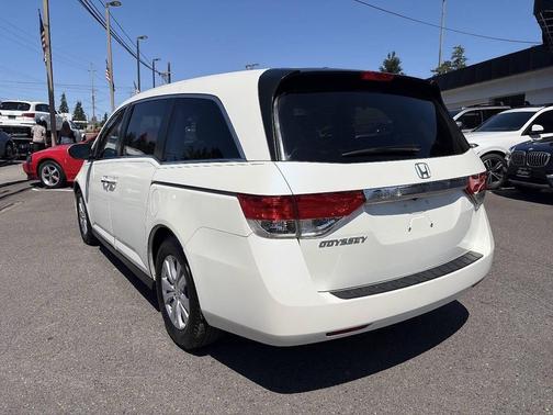 White Diamond Pearl 2016 Honda Odyssey EX-L
