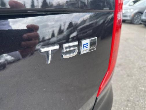 2017 Volvo XC90 T5 R-Design