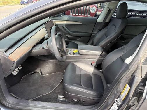 Midnight Silver Metallic 2022 Tesla Model 3 Performance