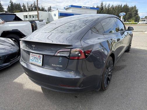 Midnight Silver Metallic 2022 Tesla Model 3 Performance
