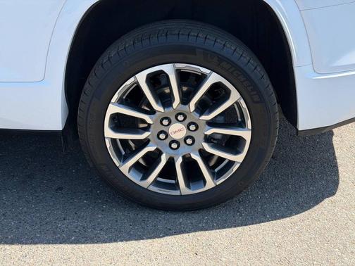 Summit White 2023 GMC Acadia Denali