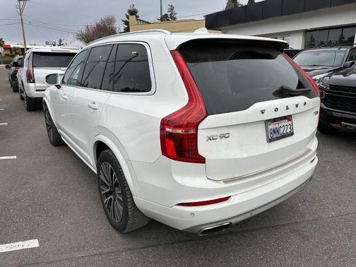 Ice White 2020 Volvo XC90 T5 Momentum