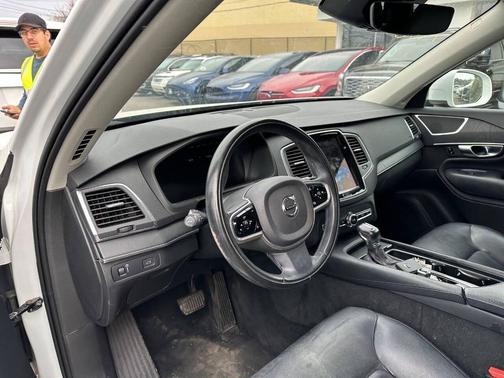 Ice White 2020 Volvo XC90 T5 Momentum