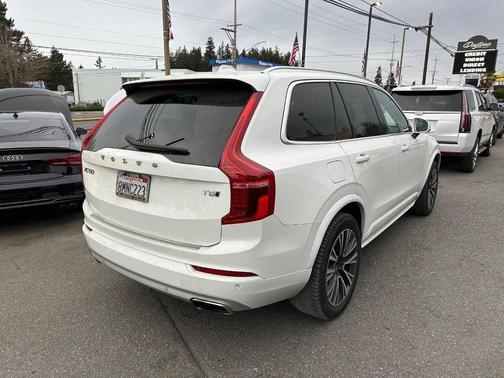 Ice White 2020 Volvo XC90 T5 Momentum