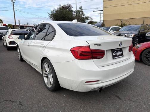 Alpine White 2016 BMW 320 i