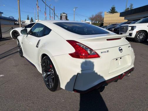Pearl White 2017 Nissan 370Z NISMO